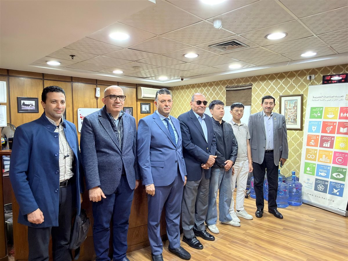 «الصناعات النسيجية» تبحث مع وفد صيني فرص الاستثمار