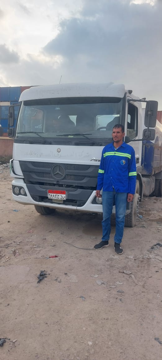 سقوط أمطار على الإسكندرية واستمرار حركة العمل بالميناء