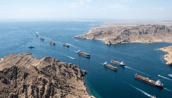 ترامب يطالب بفتح مضيق هرمز للملاحة، فيتو