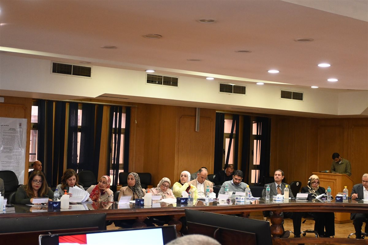 اجتماع مجلس إدارة مستشفيات جامعة القاهرة