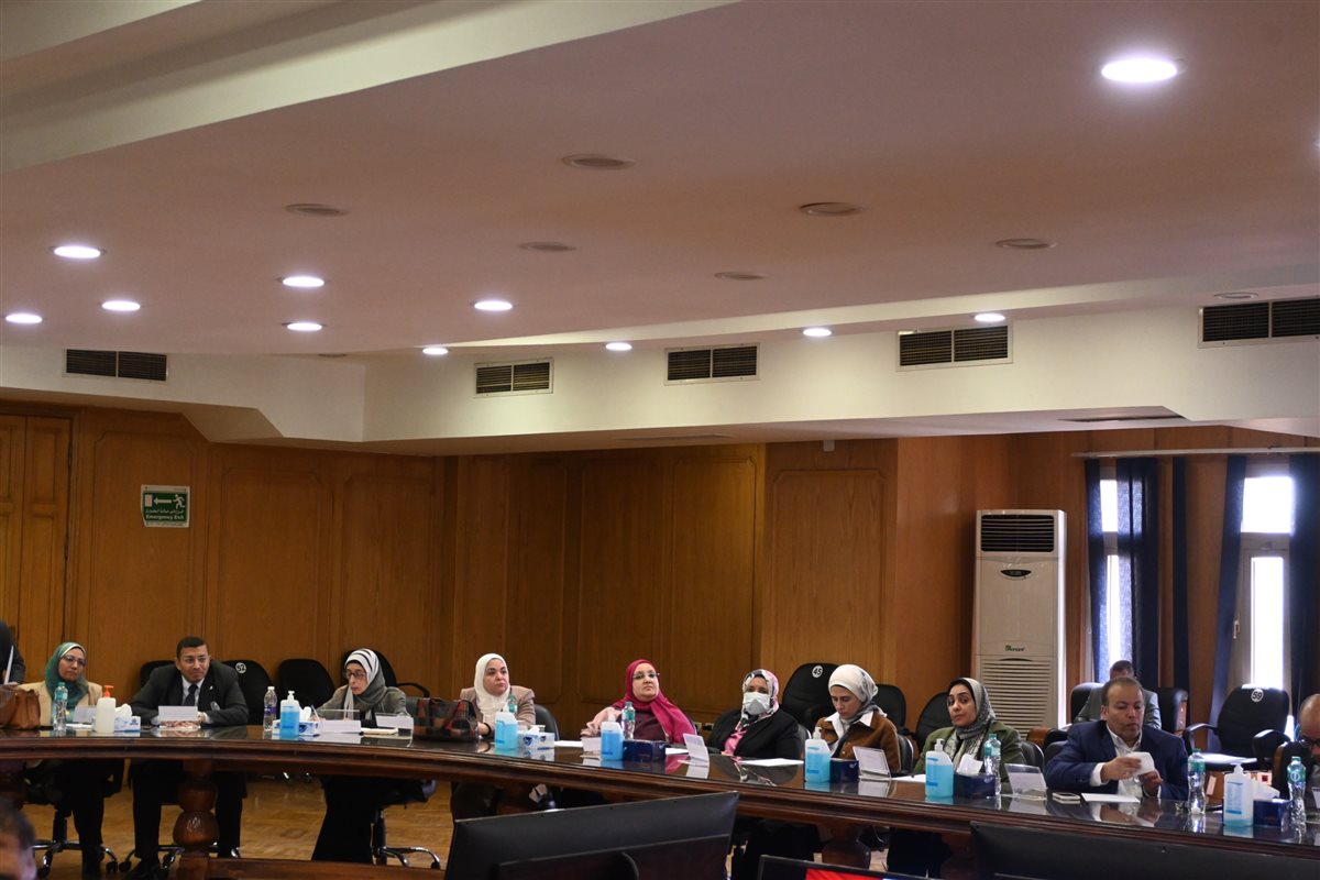 اجتماع مجلس إدارة مستشفيات جامعة القاهرة