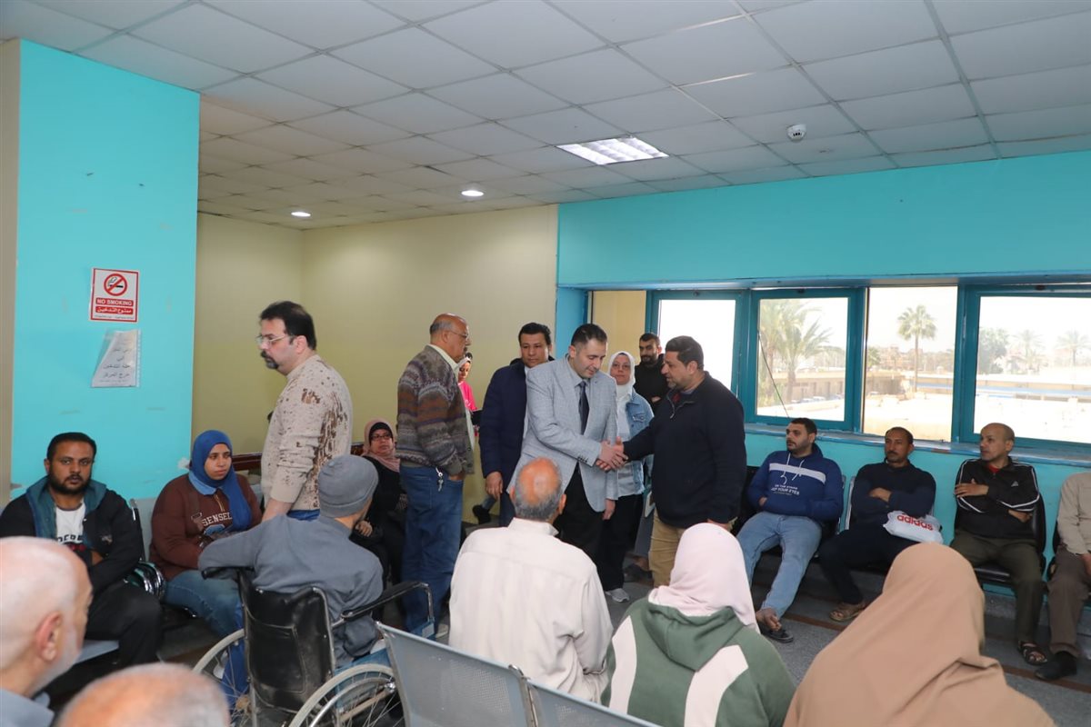 محافظ دمياط يفاجئ مركز القلب والجهاز الهضمي بزيارة لمتابعة الخدمات الطبية