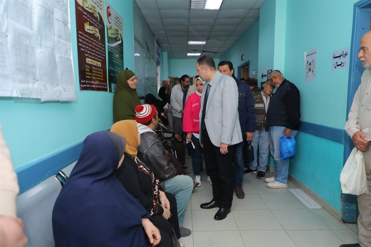 محافظ دمياط يفاجئ مركز القلب والجهاز الهضمي بزيارة لمتابعة الخدمات الطبية