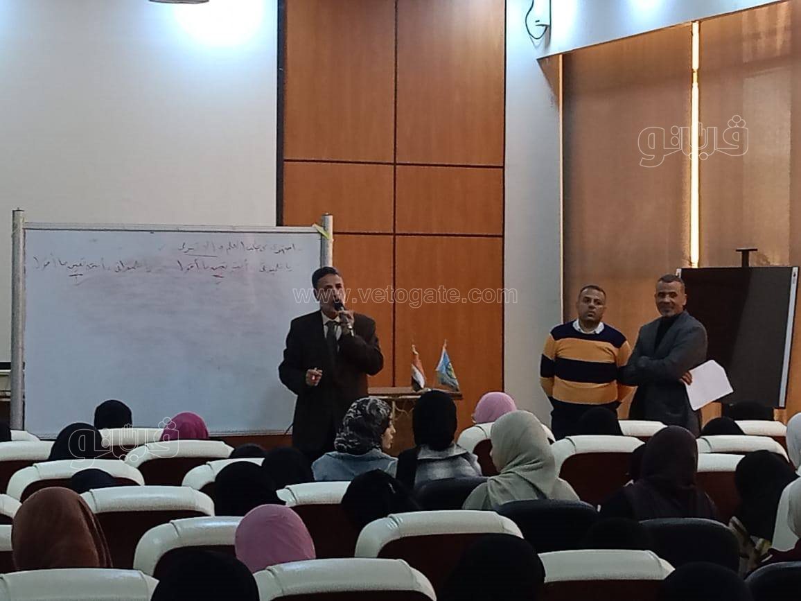إقبال كثيف على المراجعات النهائية للثانوية العامة بمطروح
