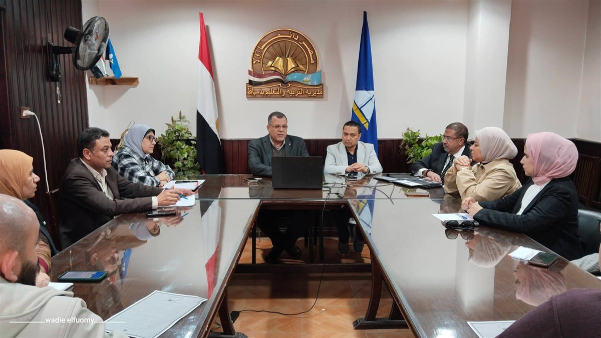 وكيل وزارة التربية والتعليم والدكتور محمد عبد الخالق وكيل وزارة الصحة وبداية مبادرة عيون اطفالنا مستقبلنا