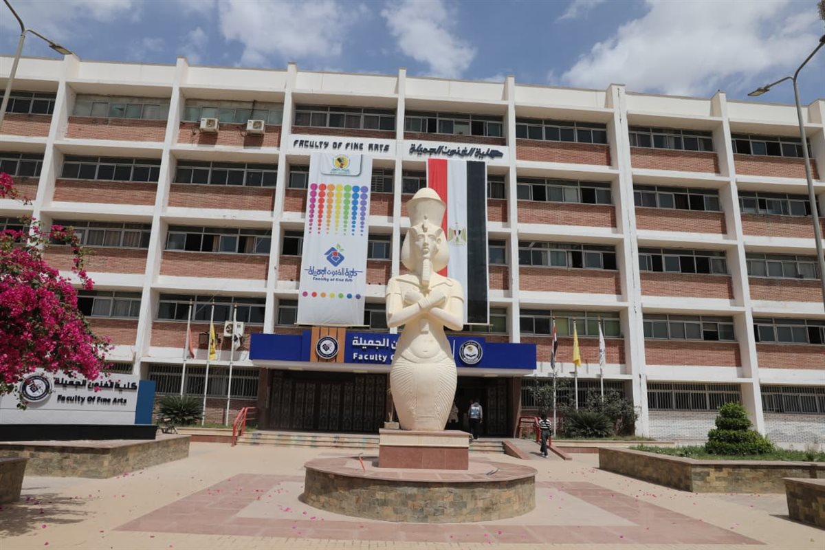 وزير التعليم العالي يفتتح عددًا من المشروعات الخدمية بجامعة المنيا&nbsp;