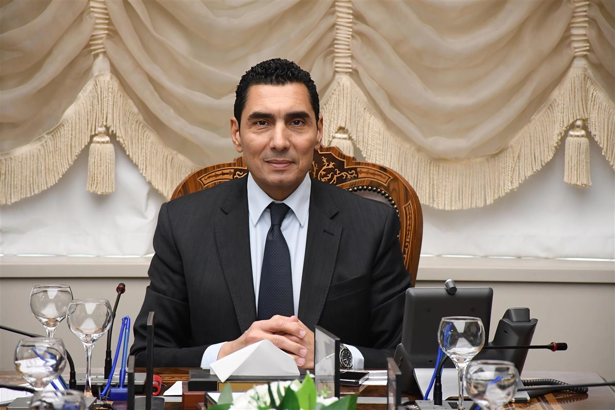 جوهر نبيل وزير الشباب والرياضة