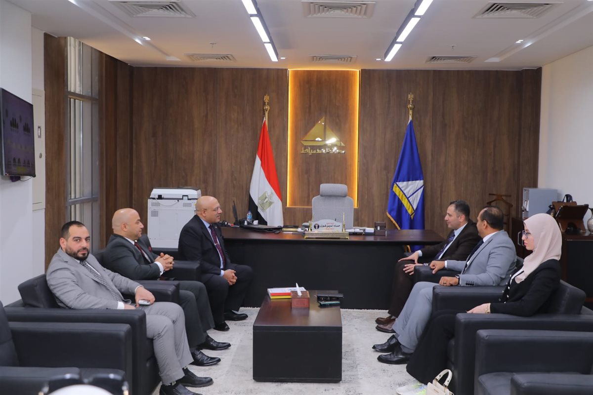 محافظ دمياط يبحث تعزيز ملف الاستثمار الداخلي وجذب مشروعات جديدة