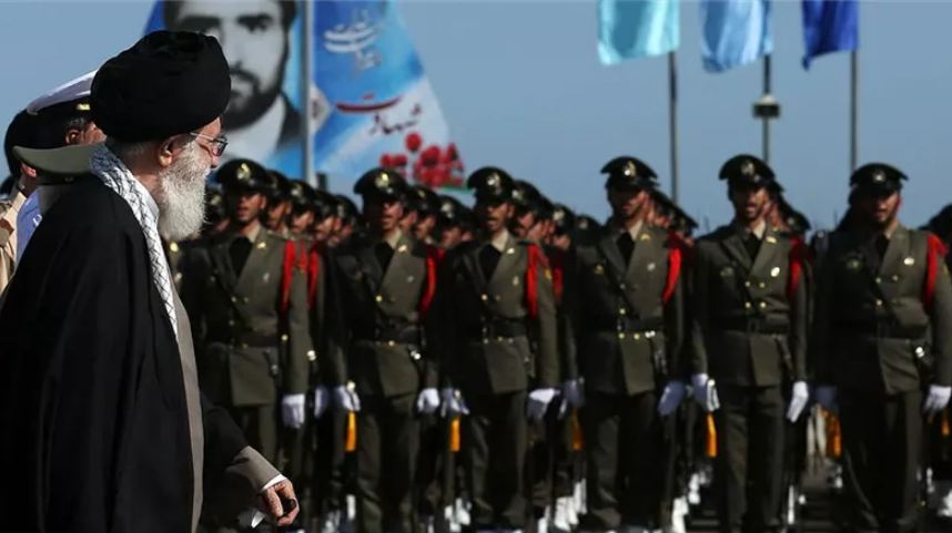 المرشد الإيراني، فيتو