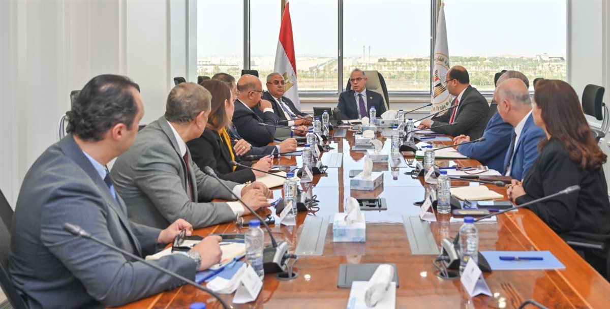 وزير الاستثمار يبحث مع وحدة 