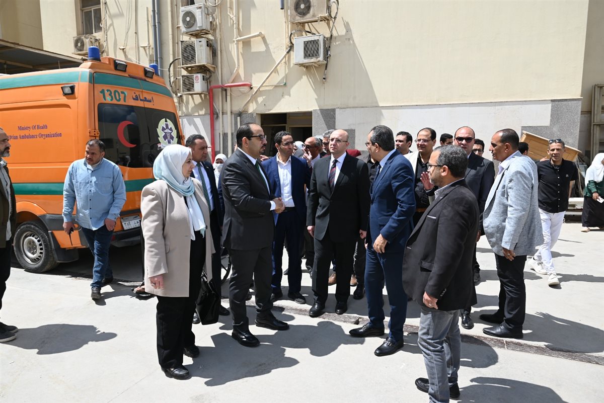 محافظ الفيوم ورئيس الجامعة يتفقدان المستشفيات