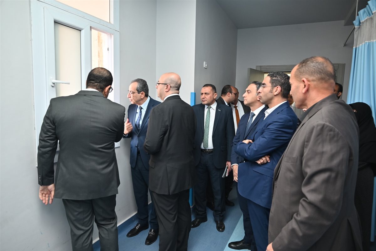 محافظ الفيوم ورئيس الجامعة يتفقدان المستشفيات