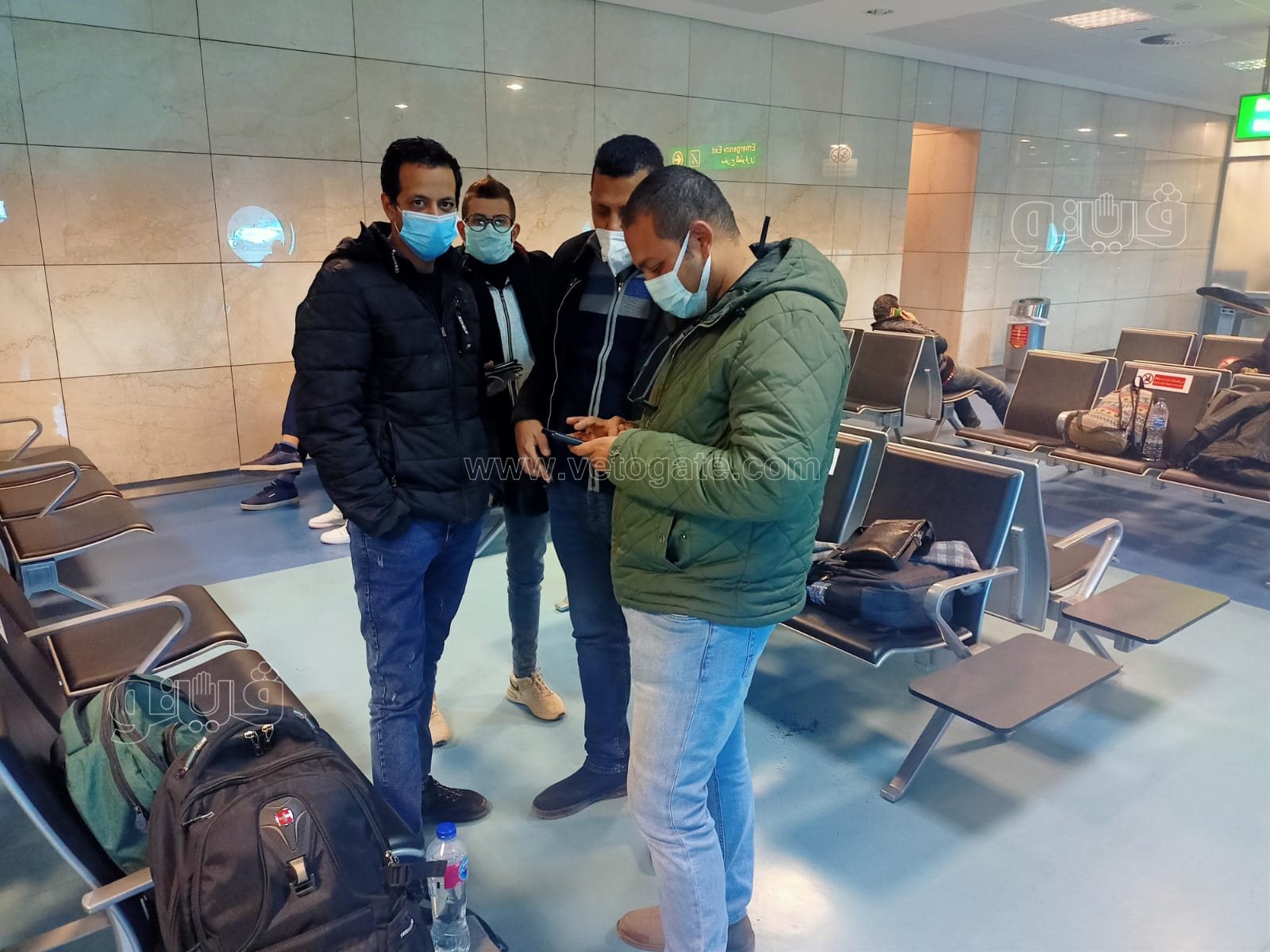 احتشاد الجماهير المصرية بمطار القاهرة للسفر للكاميرون لمساندة المنتخب3