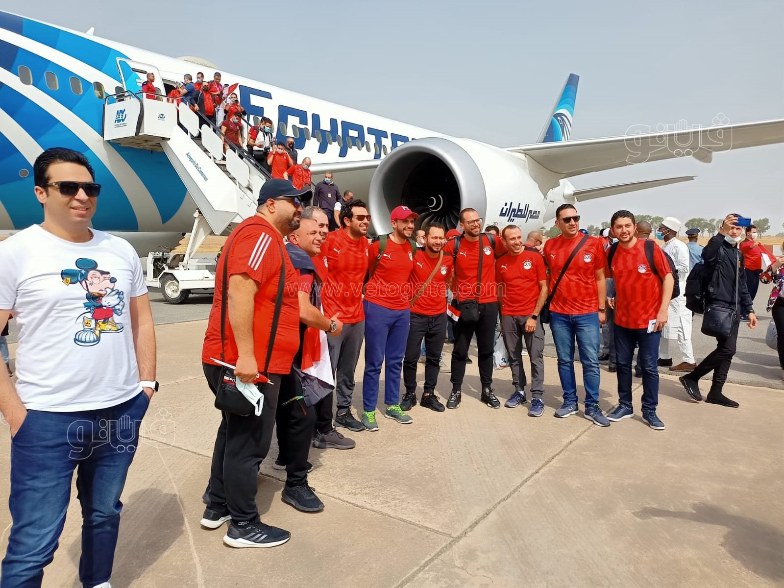 بالأعلام المصرية.. وصول الجماهير لمطار الكاميرون لتشجيع المنتخب أمام نيجيريا8