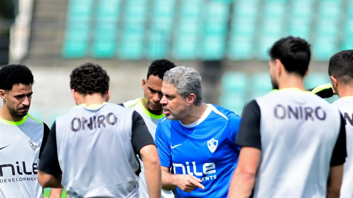 معتمد جمال مع لاعبي الزمالك، فيتو