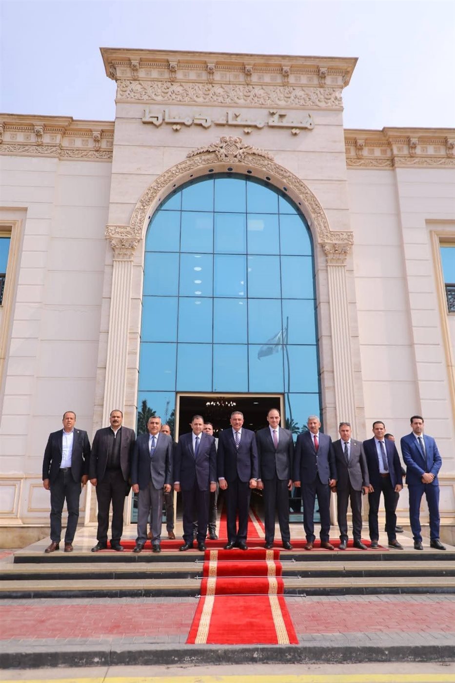 محافظ دمياط يبحث سبل التعاون المشترك مع هيئة الميناء