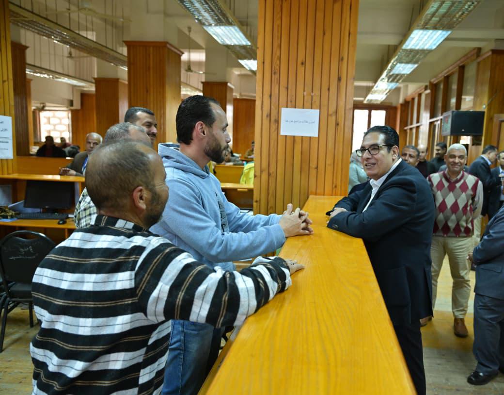 رئيس جامعة القاهرة يتفقد الكليات لمتابعة ترشيد استهلاك الطاقة