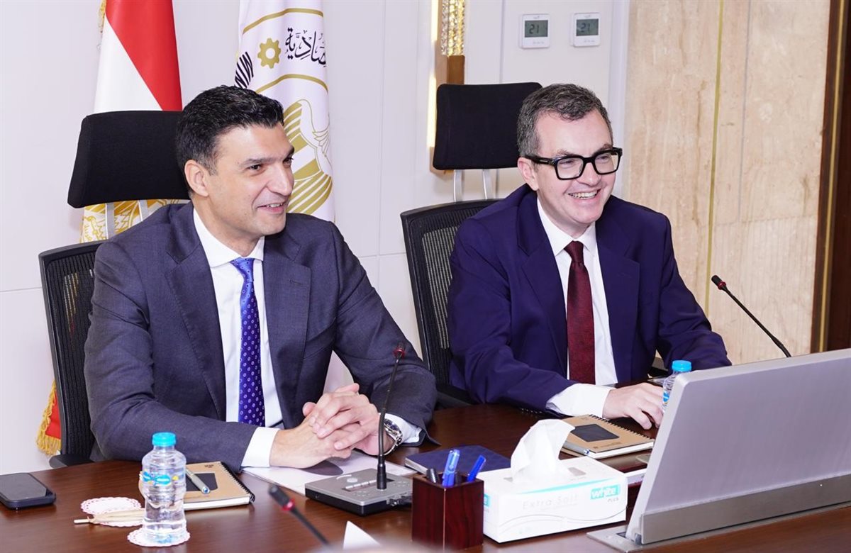 اجتماع &nbsp;وزير التخطيط والتنمية الاقتصادية مع وزير الصناعة