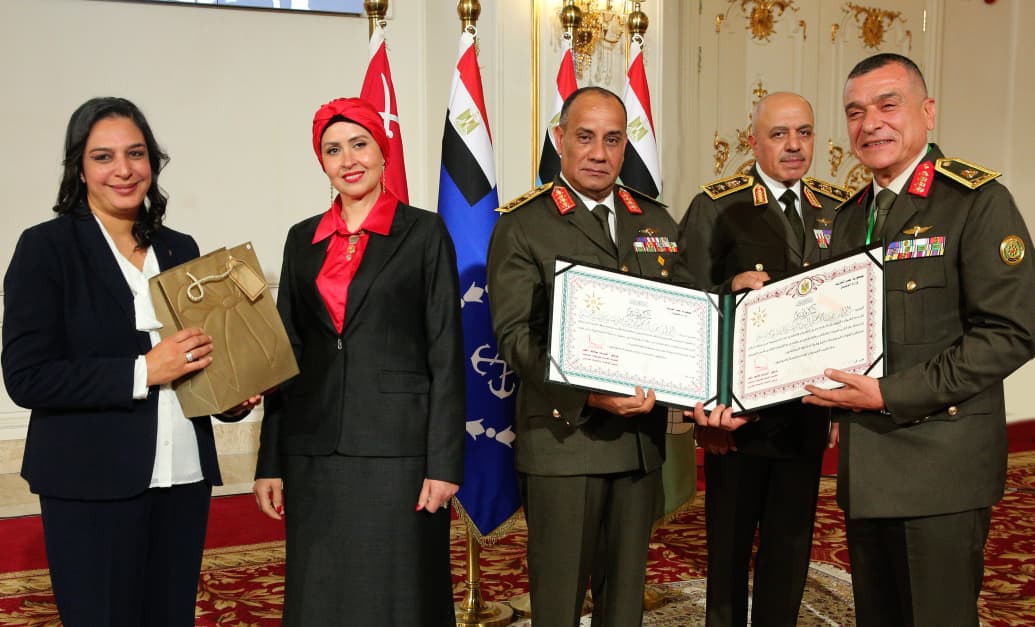 وزير الدفاع يشهد تكريم عدد من قادة القوات المسلحة