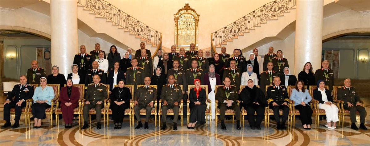 وزير الدفاع يشهد تكريم عدد من قادة القوات المسلحة