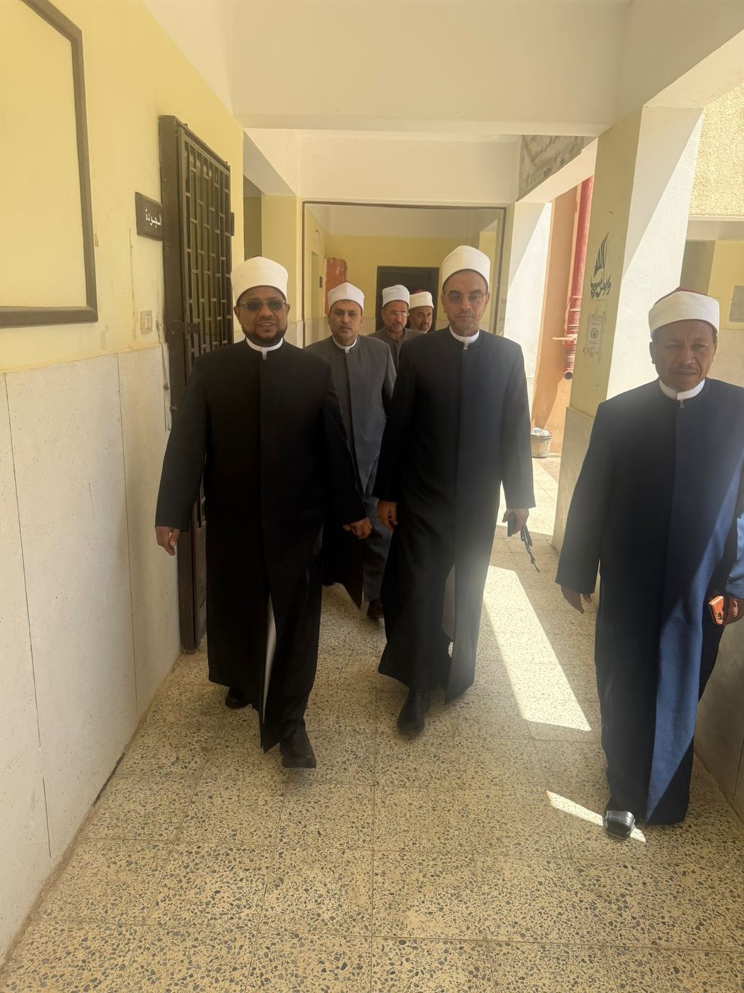 أمين البحوث الإسلامية يستهلّ زيارته للبحر الأحمر بجولة داخل لجان الفتوى