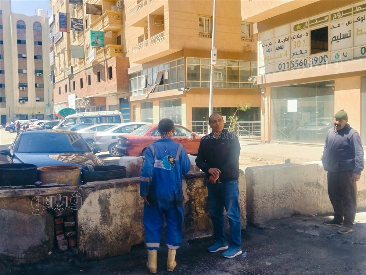 حملة مكبرة لفتح شارع بورسعيد بمرسى مطروح وإزالة الحواجز الخرسانية