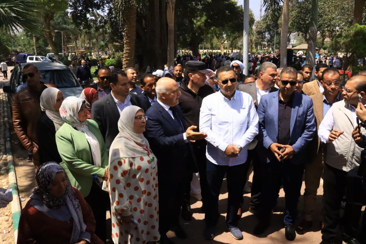 محافظ القليوبية يشارك في احتفالات شم النسيم، فيتو