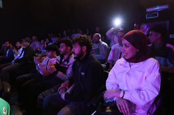 العرض المسرحي سجن اختياري، فيتو