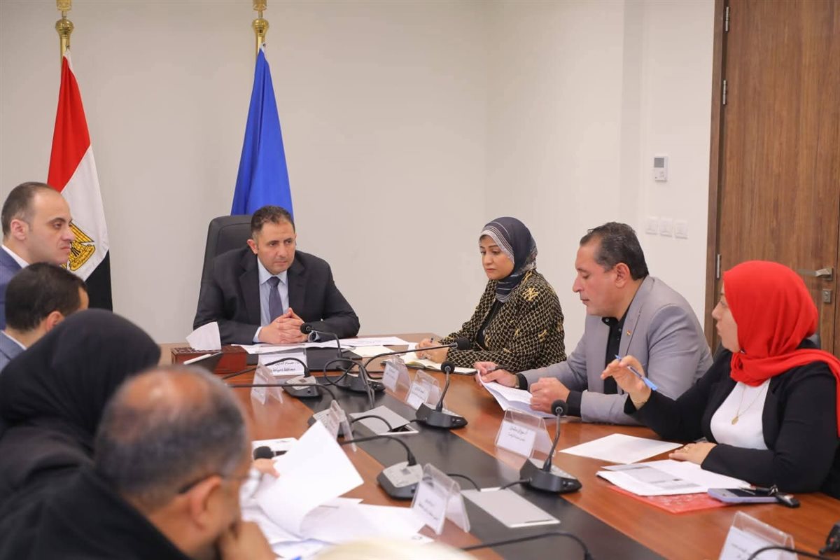 محافظ دمياط يجتمع بقيادات مديرية الصحة&nbsp;