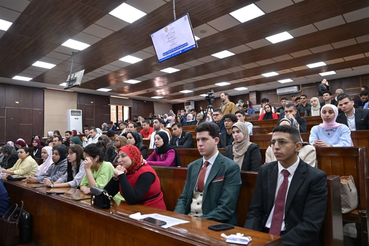 رئيس جامعة القاهرة يفتتح أسبوع نماذج محاكاة المنظمات الدولية
