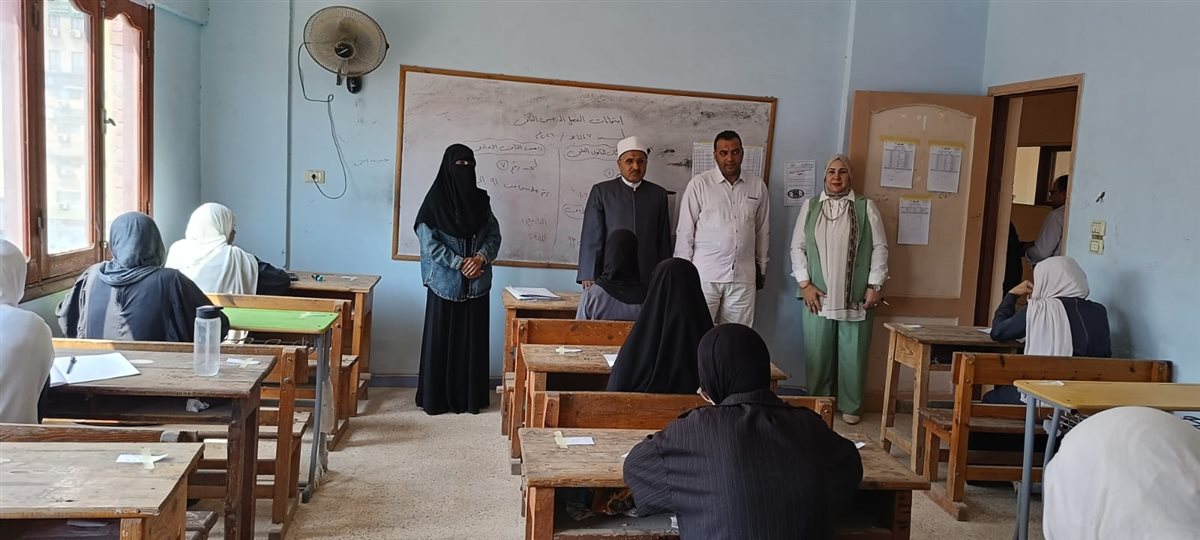 جانب من الامتحانات، فيتو