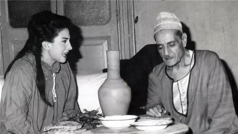 عبد الوارث عسر فى أحد أفلامه