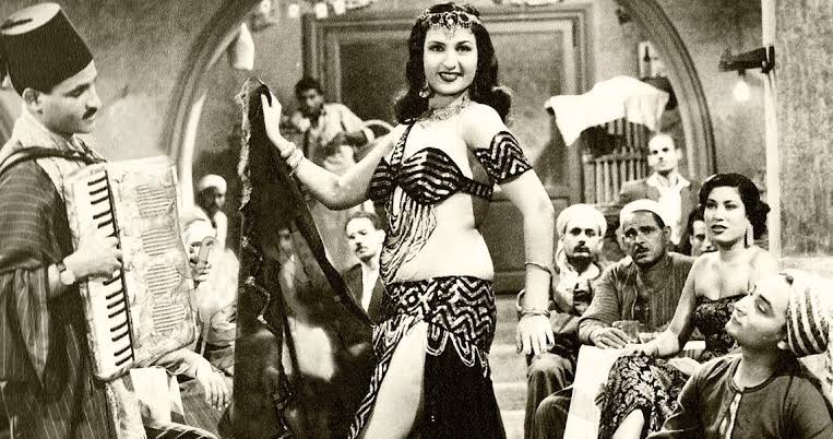 نعيمة عاكف راقصة فى أحد الافلام