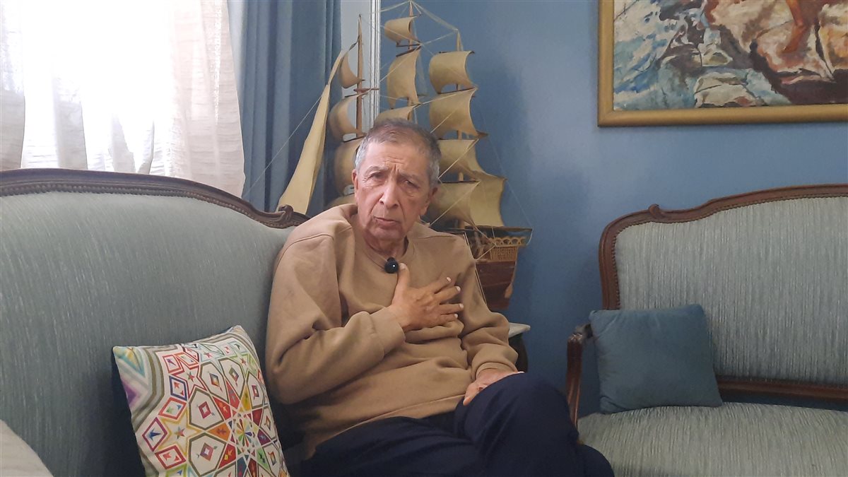 جانب من لقاء الربان وسام حافظ بطل من أبطال التحرير،فيتو