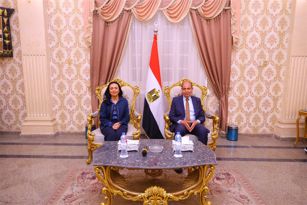 &nbsp;وزيرة التضامن الاجتماعي مع محافظ المنيا&nbsp;