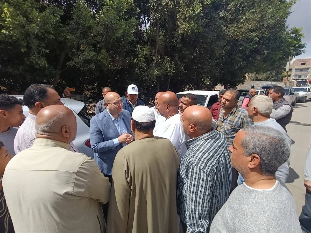نائب محافظ الجيزة يتفقد أعمال تطوير طرق كرداسة وأوسيم