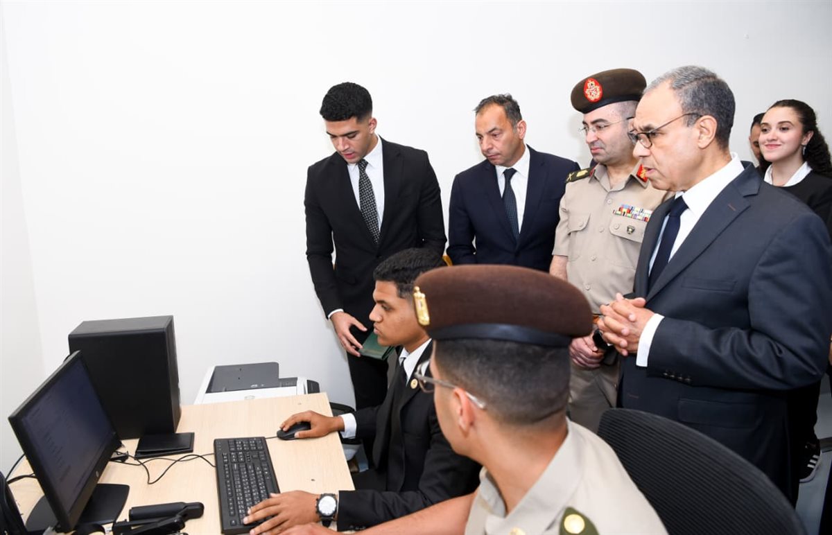 عبد العاطى يفتتح غرفة حفظ الوثائق المؤمنة بمقر وزارة الخارجية