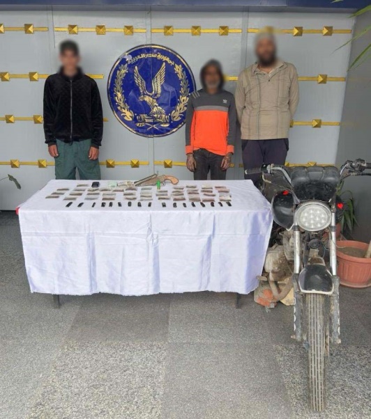 ضبط 3 أشخاص بحوزتهم مواد مخدرة وسلاح ناري بالإسماعيلية بعد تداول فيديو على مواقع التواصل