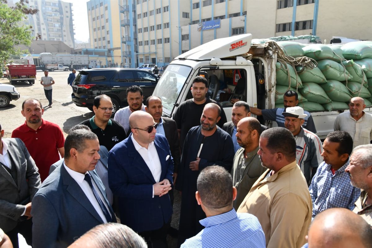 محافظ الفيوم يتفقد أعمال توريد القمح بصوامع مطاحن مصر الوسطى
