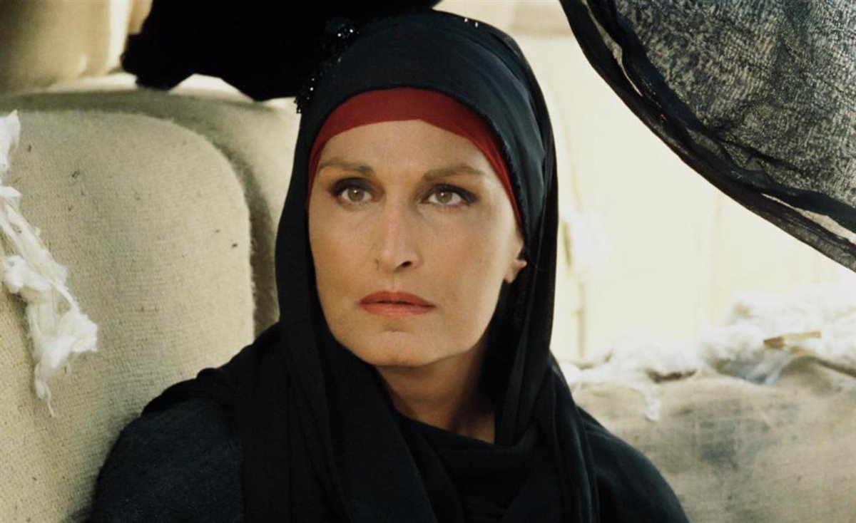 داليدا فى دور فلاحة فى فيلم اليوم السادس