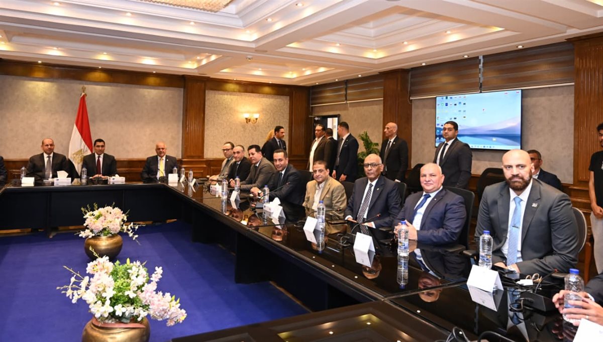 جوهر نبيل يلتقي رئيس الأولمبية ورؤساء الاتحادات لبحث استعدادات أولمبياد 2028