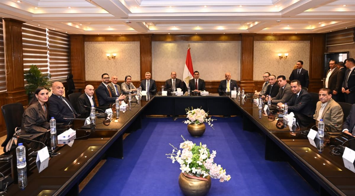جوهر نبيل يلتقي رئيس الأولمبية ورؤساء الاتحادات لبحث استعدادات أولمبياد 2028