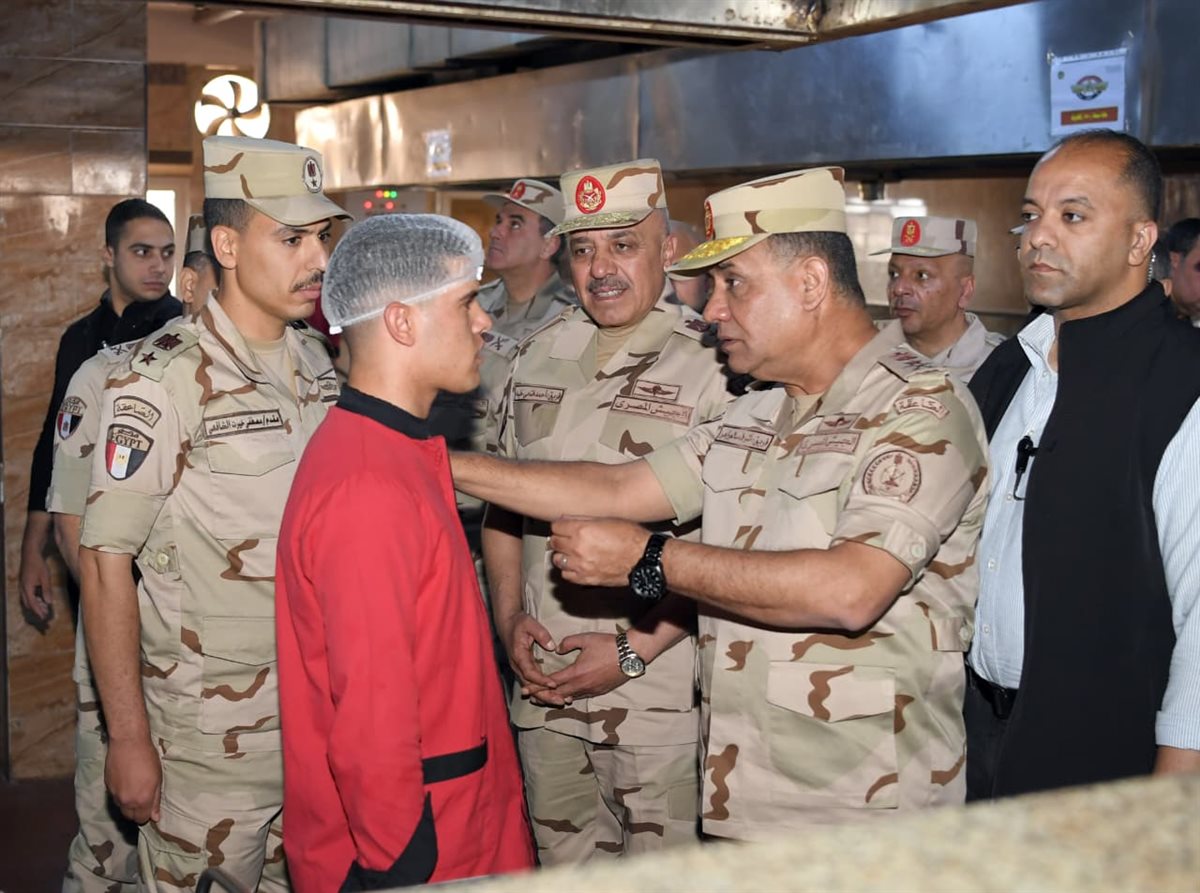 وزير الدفاع يتفقد إحدى وحدات التدريب الأساسى بالقوات المسلحة&nbsp;