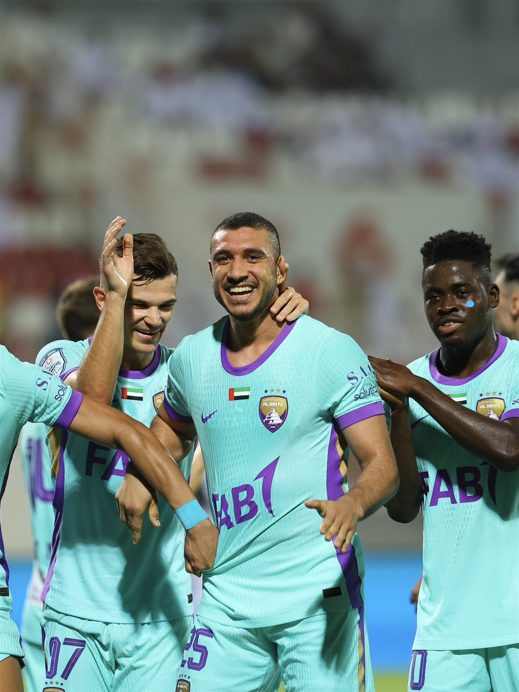 رامي ربيعة يقود العين للتتويج بالدوري الإماراتي بخماسية في شباك الشارقة