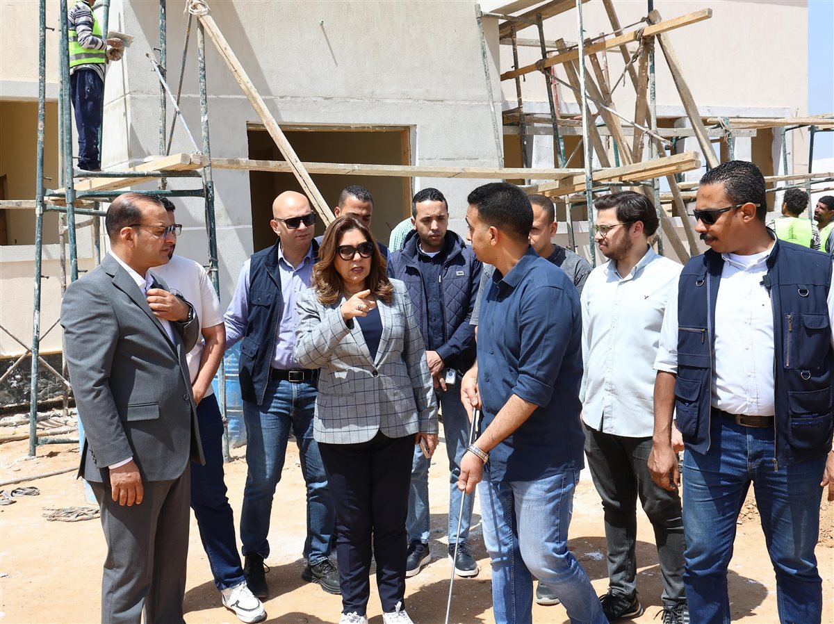وزيرة التنمية المحلية تتفقد مشروع وحدة احتجاز المضبوطات
