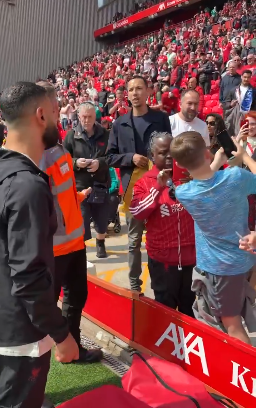 محمد صلاح والمشجع المصري، فيتو