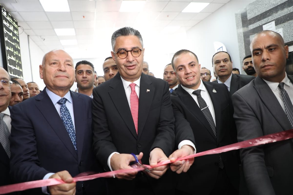 وزير التموين ومحافظ القاهرة يتفقدان معرض أهلا بالعيد بحدائق القبة