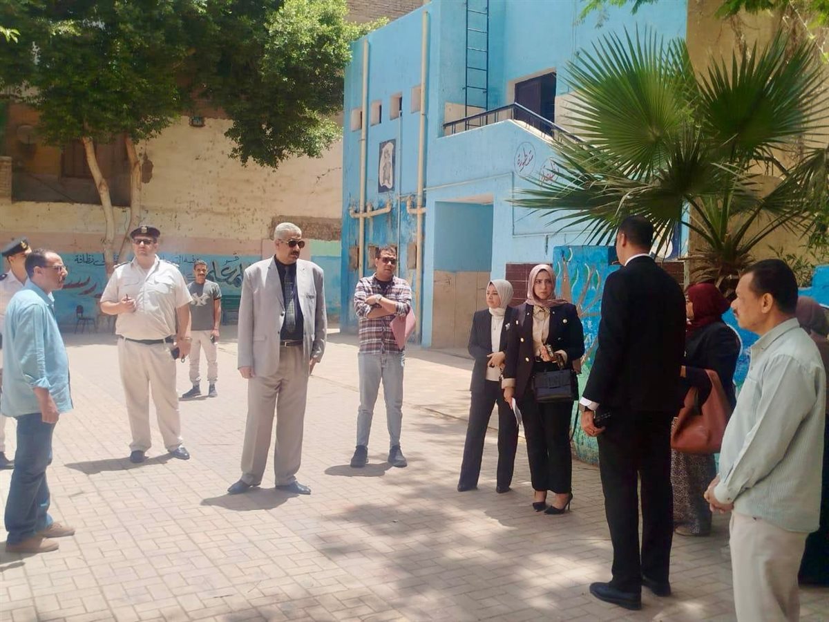 معاينة النيابة الإدارية للمدرسة