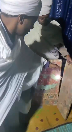 كاهن إثيوبي يزعم إمتلاكه لتابوت العهد، فيتو