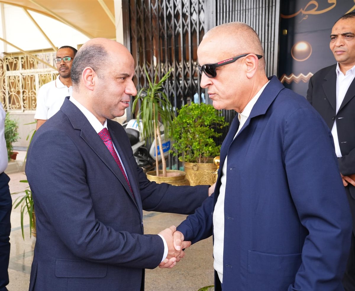 وزير العمل ومحافظ الأقصر يبحثان تعزيز التعاون في التدريب والتشغيل